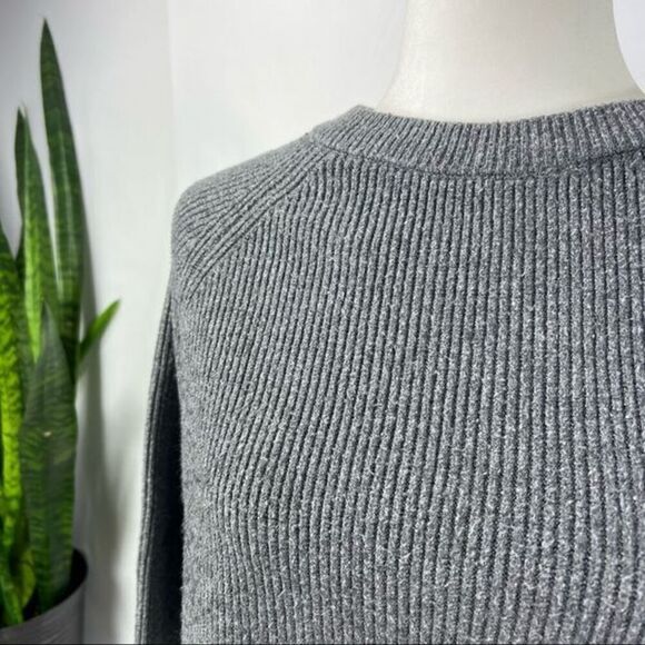 ZARA Womens Small Viscose Knit Crop Gray Sweater Zip In Back - Picture 3 of 12